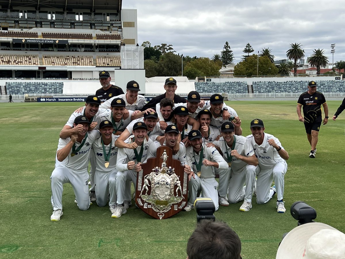 jordan_mc12's tweet photo. Shaun Marsh leads WA’s to a drought-breaking title in his 21st season of domestic player. What a servant he’s been to WA Cricket with more than 12,000 first-class runs. #SheffieldShield https://t.co/AIIybBy9I1