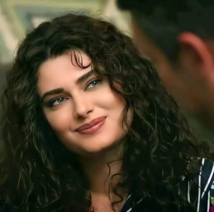 AMushroof's tweet image. इलाही किसी को इश्क़ आज़ार न देना,
इब्तिदा में लगता है गोया हो खिलौना,
इंतिहा ए मुक़म्मल इसका,क़ज़ा होना,
क्यूँ सब मेरे हिस्से में??

आज़ार-रोग,बीमारी   इब्तिदा-शुरुआत
गोया-मानो    क़ज़ा-मौत

~अशोक मसरूफ़
@Shayarns @SarasKavyaSamuh 
@sahitykanan 
#मसरूफ़ #बज़्म #वैदेही #सरस #शायरी