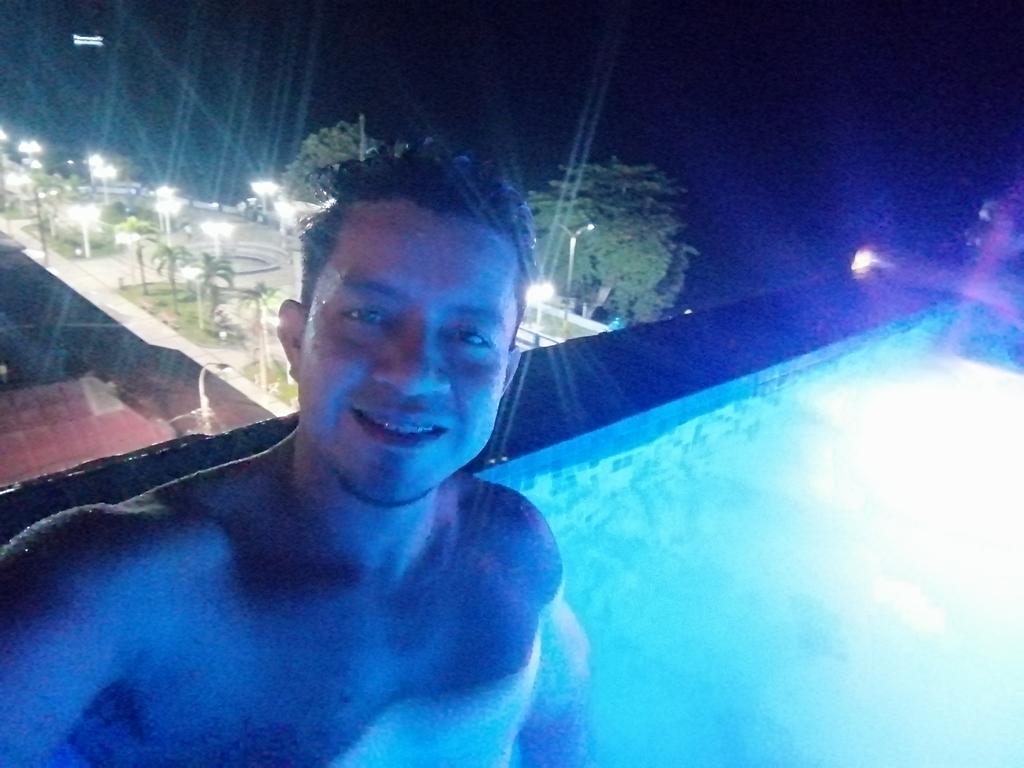 moisesp602's tweet photo. Terraza - Iquitos 🏊🏻‍♂️ https://t.co/IVo1AvNMwd