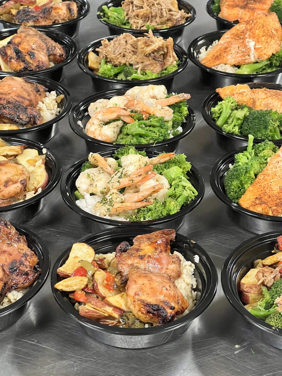 SmackeysLLC's tweet photo. @SmackeysLLC meal prep is 🔥🔥🔥 https://t.co/xpBv8Fa6Ea