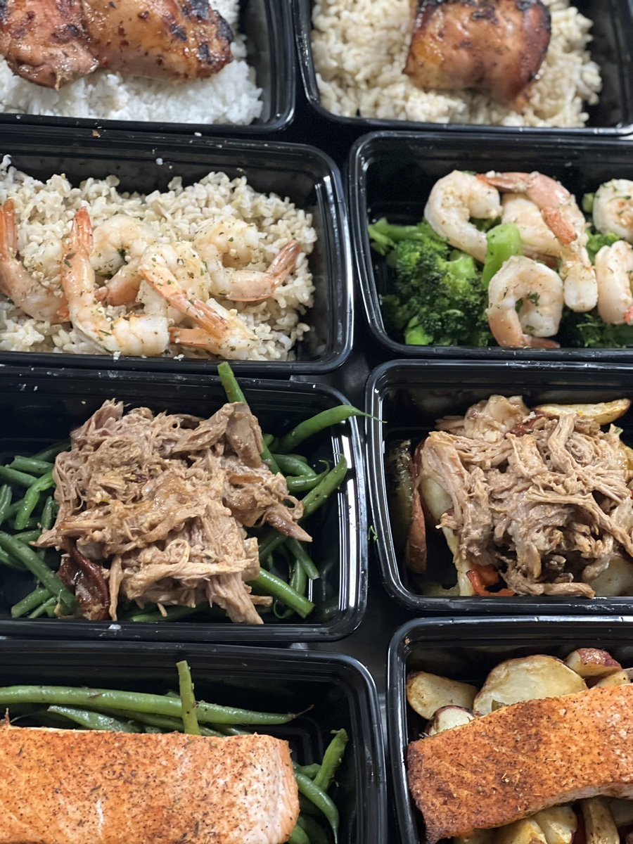 SmackeysLLC's tweet photo. @SmackeysLLC meal prep is 🔥🔥🔥 https://t.co/xpBv8Fa6Ea