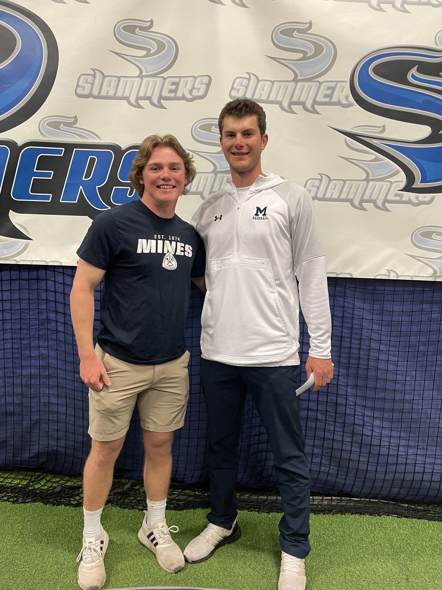AndrewBrady_6's tweet photo. Slammers signing day! @OrediggersBSB @Slammersbasball @MullenBaseball @Birchprospects https://t.co/vWaQ1al5sH