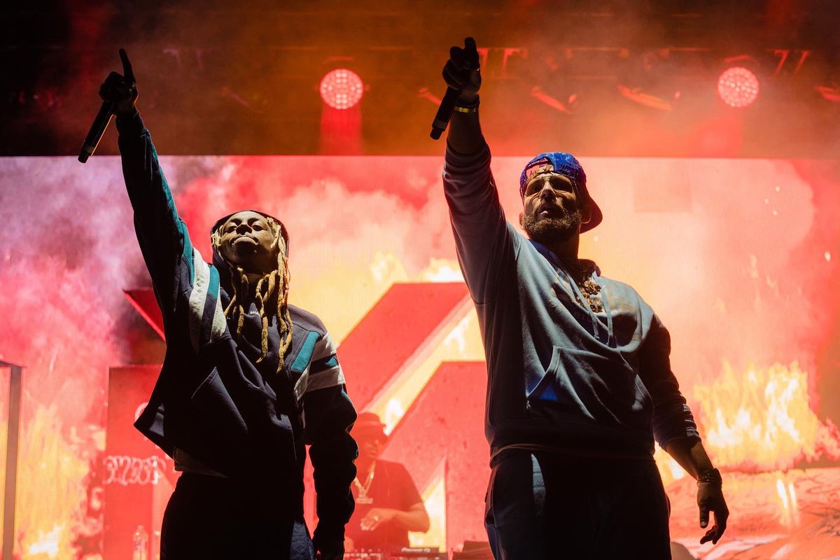 Dreamvillefest's tweet photo. GANGSTA GRIZZ-ILLZ‼️
@DJDRAMA x @LilTunechi x @Tip x @Jeezy 
#dreamvillefest

📸: @GregNoire @a_ciggs // the parallel agency https://t.co/HUXSNHD29N