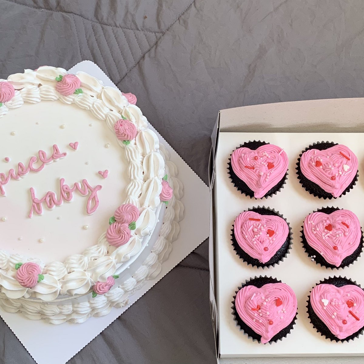 _daawn3's tweet photo. just wanna share my 21st pinterest-inspired bdayyy cake to uu !! 🥹🥰 ik it’s cutee, but lmk what u guys think ! 🫶🏻 https://t.co/PbzXUqgRbz