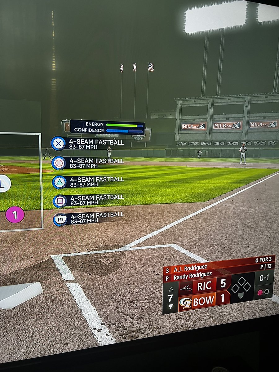 papi_menor_143's tweet photo. @MLBTheShow 5 4seam fastball what is this 🤣🤣 https://t.co/I0enKbDTtv