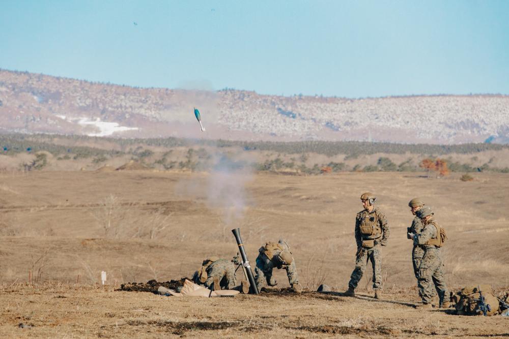 IIIMEF's tweet photo. #Marines with the @31stMeu and members of the @jgsdf_gcc_ardb conducted a live-fire mortar shoot to sustain maritime readiness and to integrate Japanese forces in training for MDX-ARDB.
@USMC photos by Cpl. Grace Gerlach
#USMC #Military #ReadytoFightNow #USJapanAlliance https://t.co/CZ9WUUn9Bt