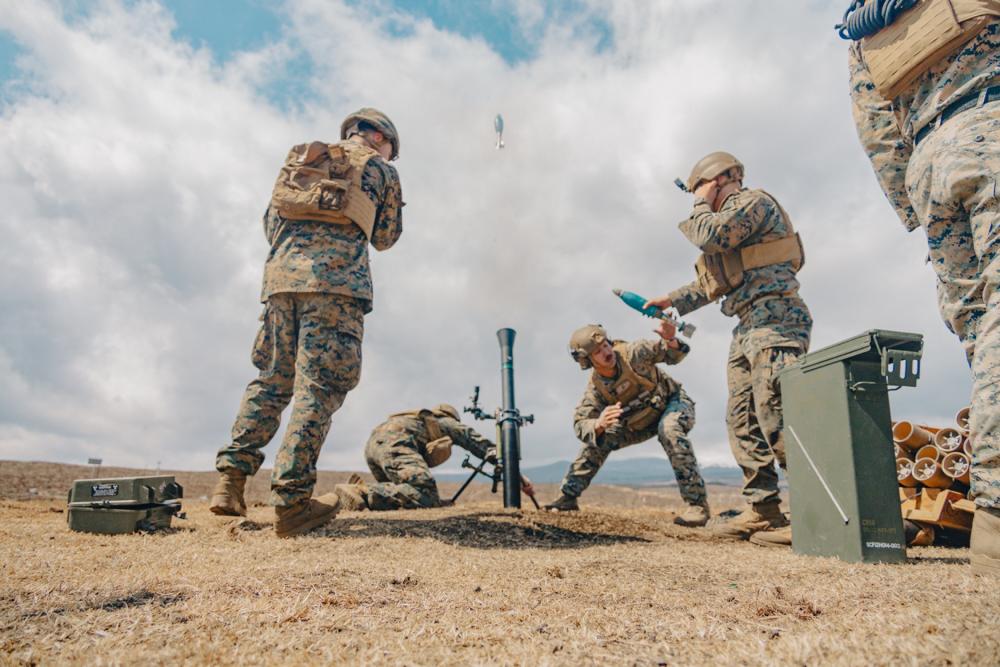 IIIMEF's tweet photo. #Marines with the @31stMeu and members of the @jgsdf_gcc_ardb conducted a live-fire mortar shoot to sustain maritime readiness and to integrate Japanese forces in training for MDX-ARDB.
@USMC photos by Cpl. Grace Gerlach
#USMC #Military #ReadytoFightNow #USJapanAlliance https://t.co/CZ9WUUn9Bt