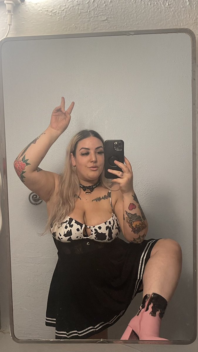micheladaxmami's tweet photo. c u @ stunt 🤠 https://t.co/Y0Ln1obbzt