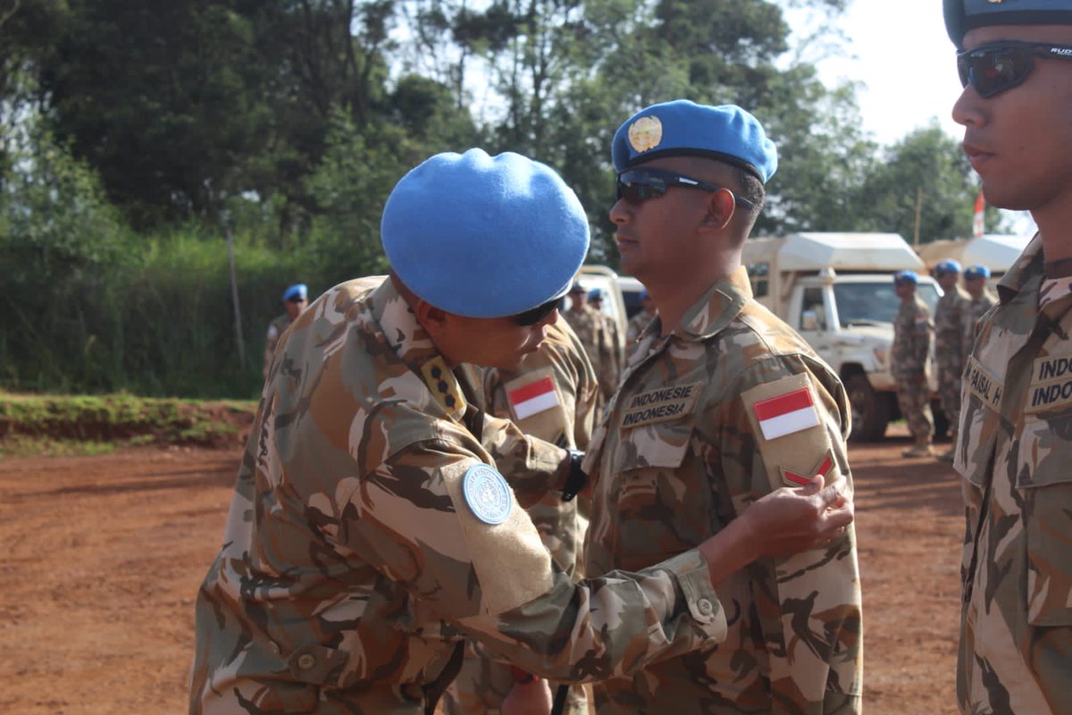 Puspen_TNI's tweet photo. 45 Prajurit TNl Satgas BGC KONGA XXXIX-D MONUSCO Naik Pangkat

https://t.co/fyeb2c3OBB

#TNI #Satgas #Konga #Monusco #Kenkat https://t.co/uueNByEXoj