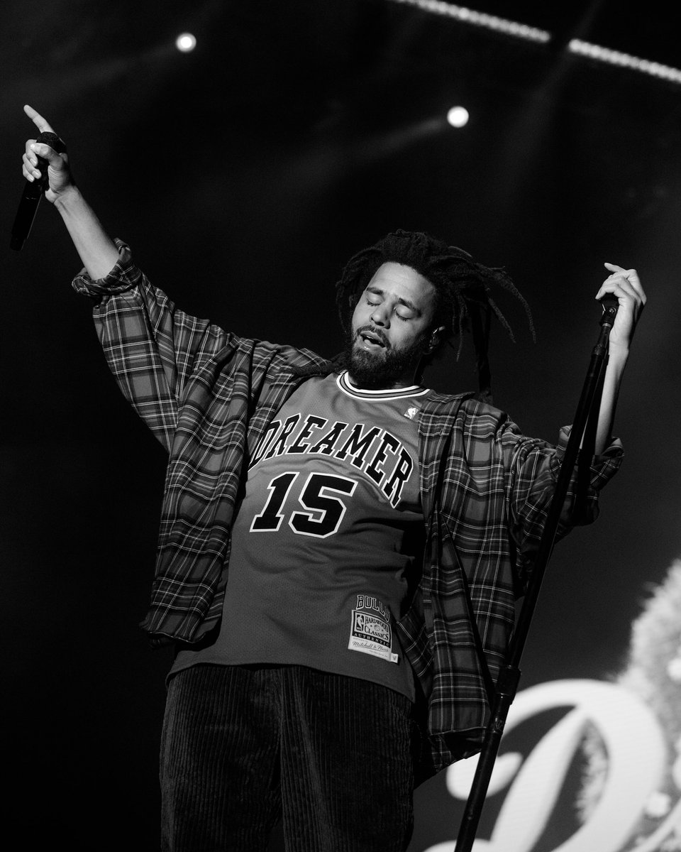 Dreamvillefest's tweet photo. 🐐🐐🐐

@JColeNC x #DreamvilleFest 
📸 @jbajsel / The Parallel Agency https://t.co/eM1Gcu8uWC