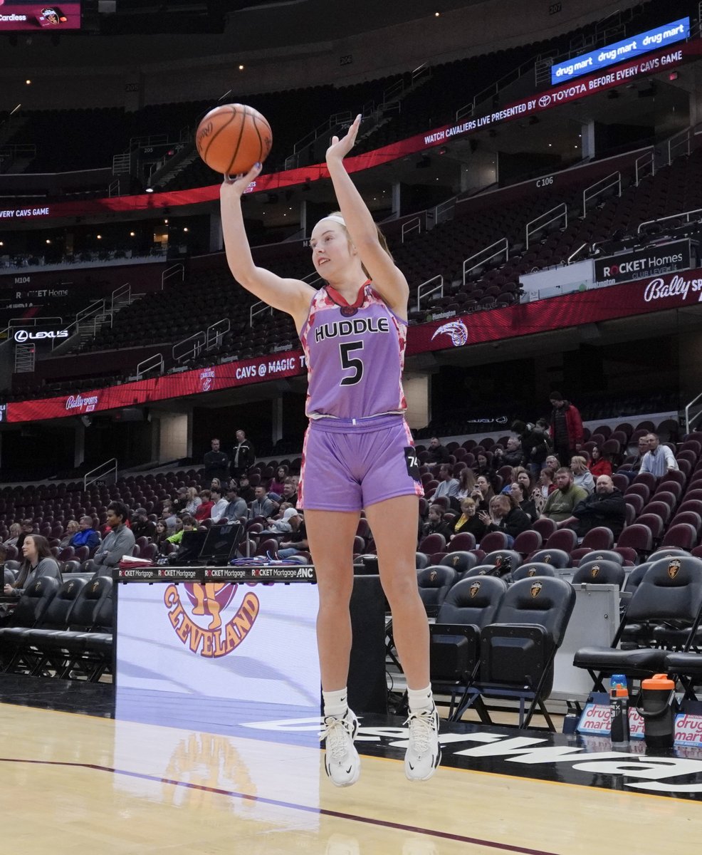 R_Photography1's tweet photo. Shots from this weekend’s practice in Cleveland 1/10 @TeamHuddleBball https://t.co/WmJJxdwKoH