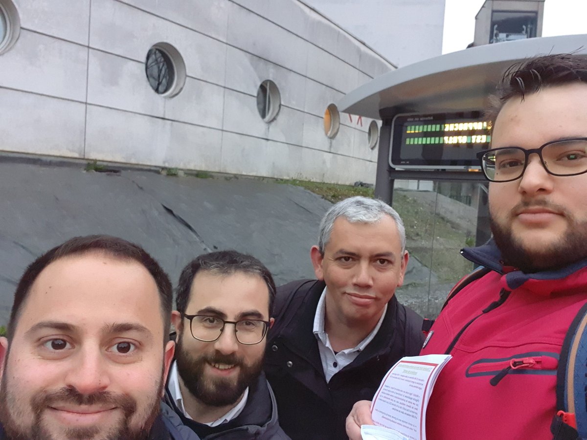 PS_Grenoble's tweet photo. 🌹Nous étions ce matin auprès des soignants du #CHU de #Grenoble pour présenter les propositions d' @Anne_Hidalgo concernant la Santé ! 

#Hidalgo2022 
#RéunirLaFrance
#EnsembleChangeonsd'Avenir https://t.co/RIrS3gHPz4