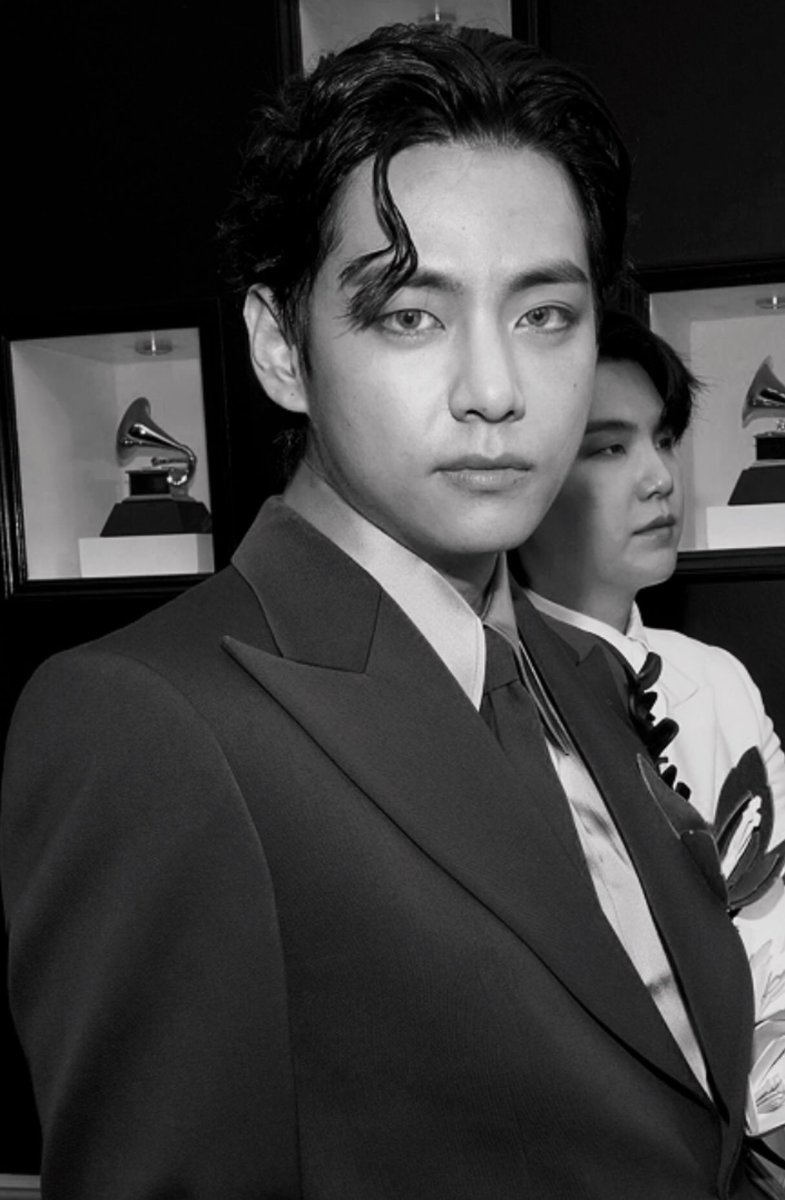 Taehyuir's tweet photo. Everything's about my private entertainment. The earth is my stage. The inkling made me want to chortle, but it likewise made me want to vocalize. I had created my whole place in the world, the niche I fit, the place I shined. I’m a stage performer in this show. https://t.co/aiVlDJocqH