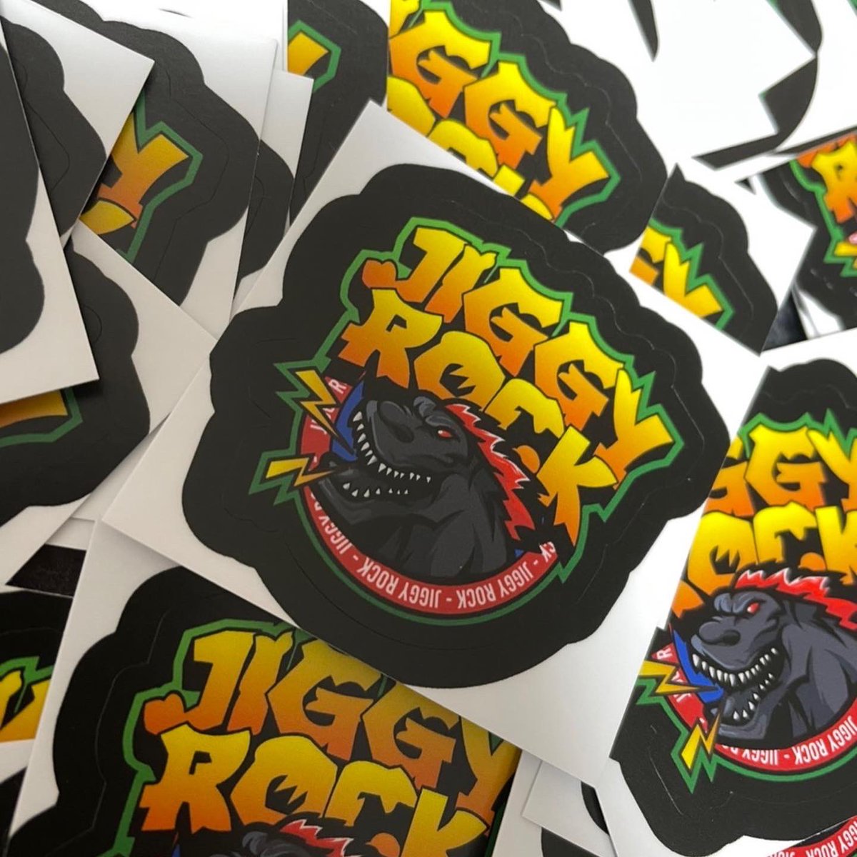 FumiyaJiggyRock's tweet photo. 巨匠 @mista45 さんにNEW LOGOを制作していただきました🙌
このロゴが少しでも多くの方の目に付くように精進しますのでフライヤー等で見かけた際には宜しくお願い致します!
かっこよすぎて早速ステッカー製作したんで、欲しい方は声掛けてください🤟
#jiggyrock #エケムメ #akmovement #swch_logo https://t.co/BNVfXqNgaS
