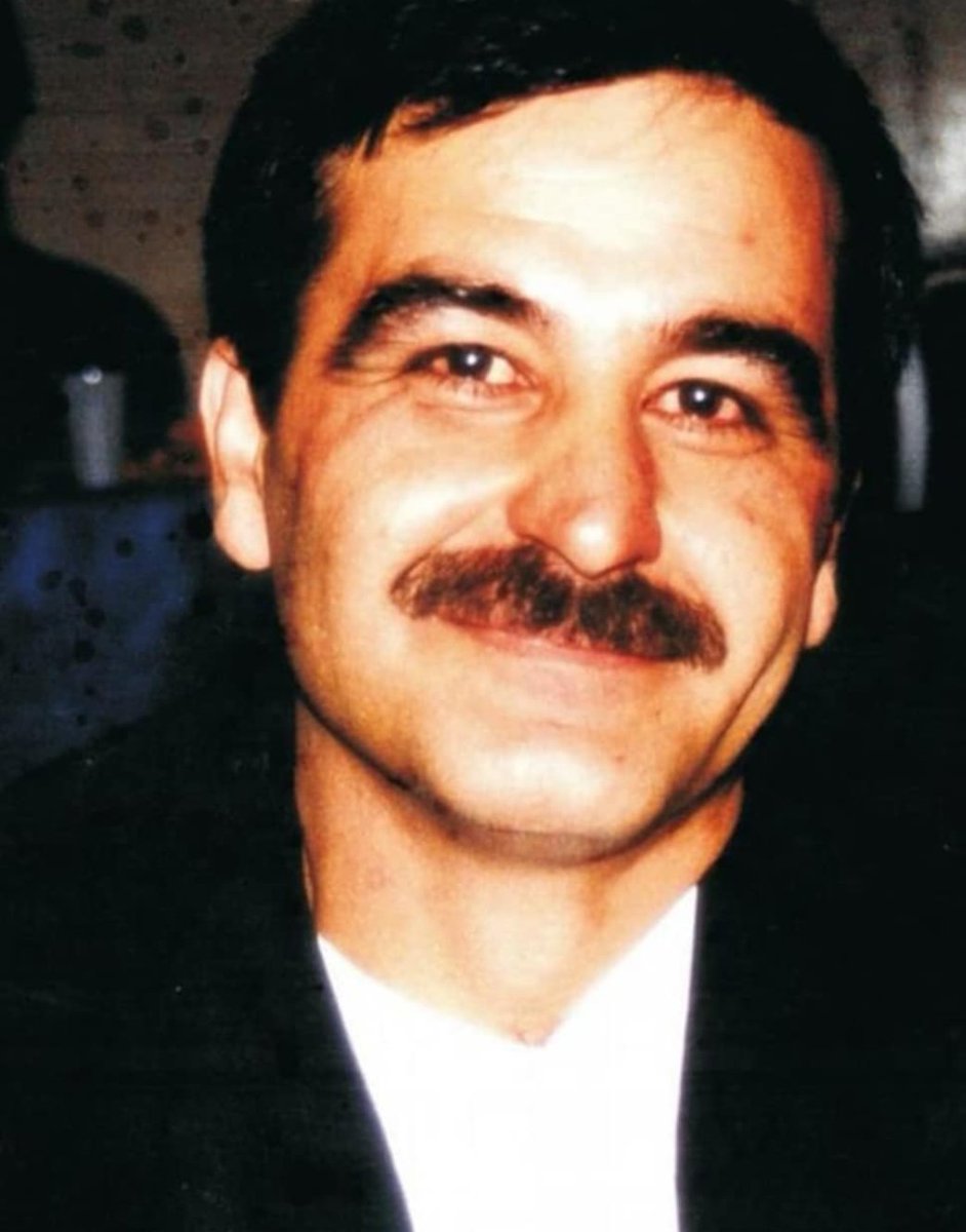 tdsolidaritaet's tweet photo. Wir erinnern heute an Mehmet Kubaşık, er war mehr als das 8. Opfer des NSU. Er war Ehemann, Vater von drei Kindern und Bewohner der Dortmunder Nordstadt. Elif Kubaşık sagt über ihren verstorbenen Mann, dass er sehr lebensfroh war, gern reiste und sich für Fußball interessierte. https://t.co/Tp6CXoaXdm