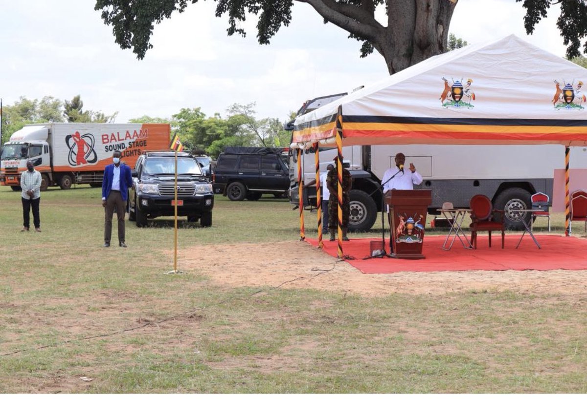 BalaamBarugahar's tweet photo. Blessed are the Peace Makers for they shall be called Children of God ( #Mathew 5:9) . Good morning Mr President @KagutaMuseveni &amp; Gen @mkainerugaba Uganda’s Peace Makers. https://t.co/JTfP6ltXzA