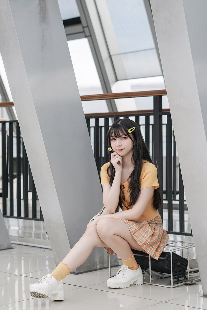 Cornella_Oct's tweet photo. 🌼🌸🌹🌷🌻💐
#casual #photoshoot https://t.co/t9kMBFyVKn