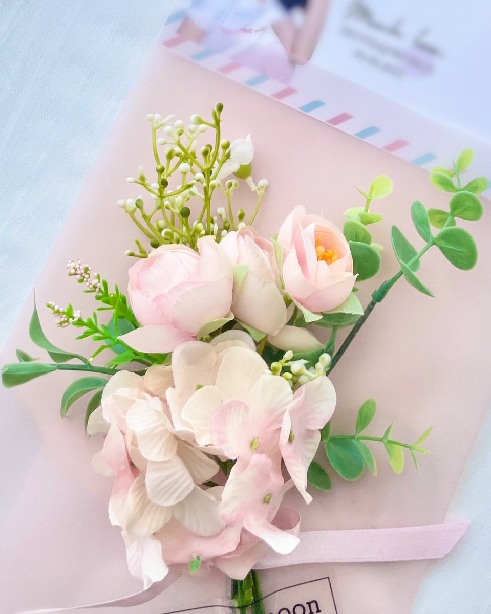 SEOYEAJIWORLD's tweet photo. 20220404 - So excited our glowing congratulatory balloon flowers for Seo Yea Ji’s impending birthday was safely delivered to GoldMedalist this morning!
✧
Better days ahead for our best actress and best girl! We love you!
✧
#SeoYeaJi #서예지 #ซอเยจี #徐睿知 https://t.co/RnB8IPUxEN