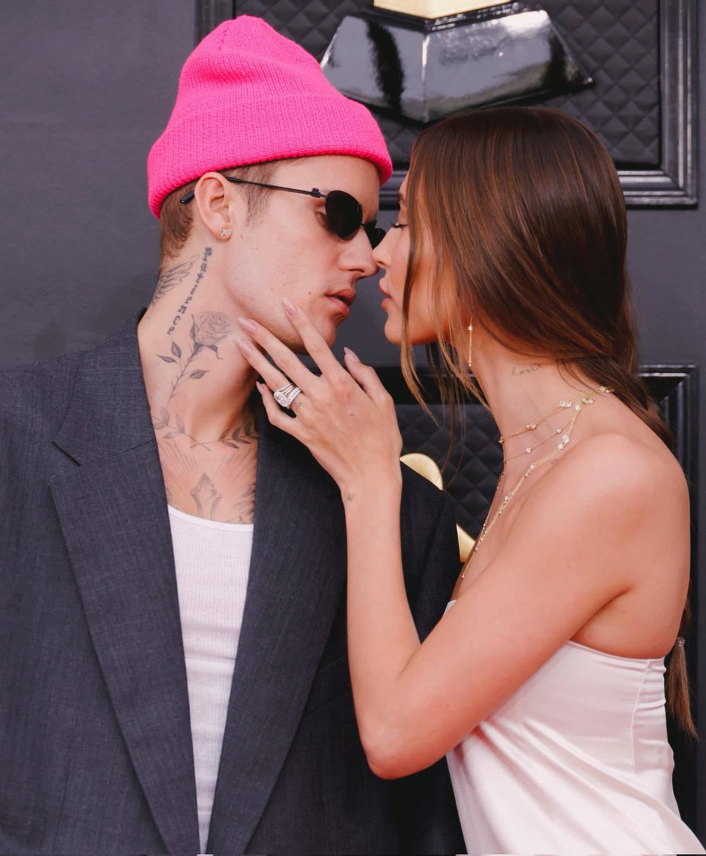 JBfansVN's tweet photo. Justin và Hailey tại thảm đỏ Grammys 🧡🧡🧡 (4) https://t.co/DUDV4XxAGg