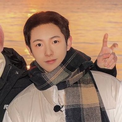 HRJVISUAL's tweet photo. He grew up so well!😭 https://t.co/KFQ0e6MIUu