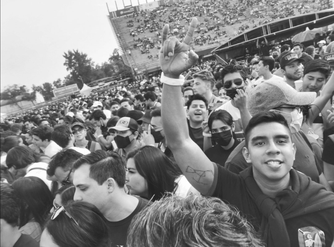 Laloplay_'s tweet photo. #ColdplayCDMX https://t.co/m43DrHvQLn