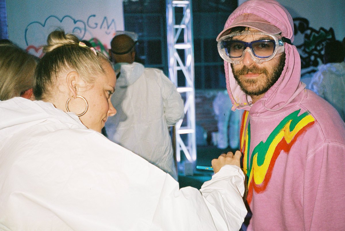 megbatphoto's tweet photo. The @fewocious paint party with my frens was a whole vibe 🎨🎞 https://t.co/EUNJFmwnS1