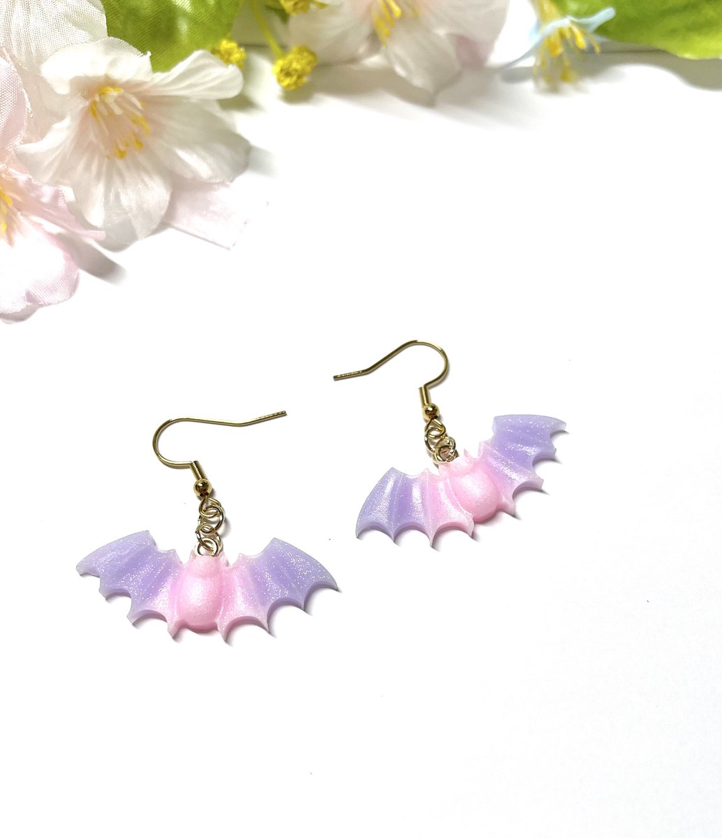 Pastel batssssss!!! Bat earrings just added to my shop! 
alicehizou.com