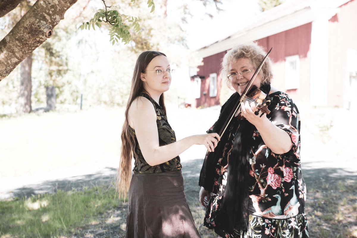 JuuriJuhla's tweet photo. JuuriJuhla-RotFest -kansanmusiikkifestivaali Espoossa   on alkanut upeasti 3.4. Melkutus-konsertilla. Tänään 4.4. Espoon tuomiokirkossa klo 19 Kreeta-Maria Kentala &amp; Tea Polso. Vapaa pääsy. Yle tallentaa radiolle <3 https://t.co/dvLTtZTzjD https://t.co/F2Ony7qN7s