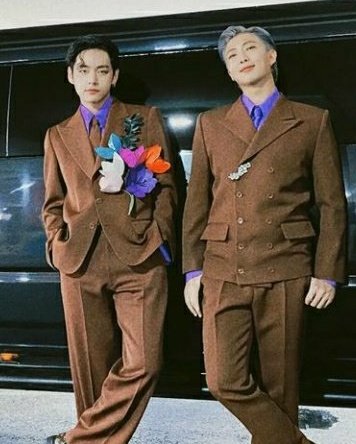 gimbapkuk's tweet photo. 2016                              2022 https://t.co/fk6KPAyk4B