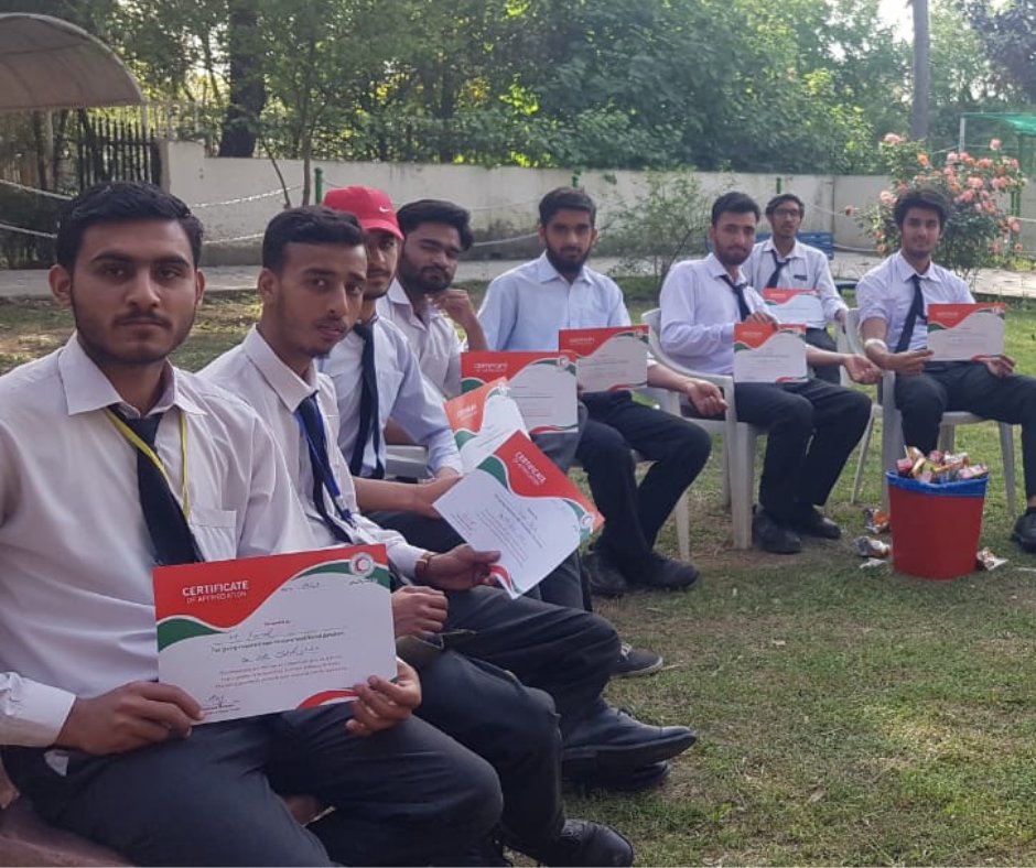 PRC_official's tweet photo. @PRC_official blood donation center arranged blood camp at Islamabad Model postgraduate college of commerce H-8/4, 139  units of blood were collected.

Support PRCS RBDC and help to keep blood stocks 

#DonateBloodSaveLife #Islamabad #PakistanRedCrescent #RBDC #BeADonor #RBDC https://t.co/jBZu6tYFRt