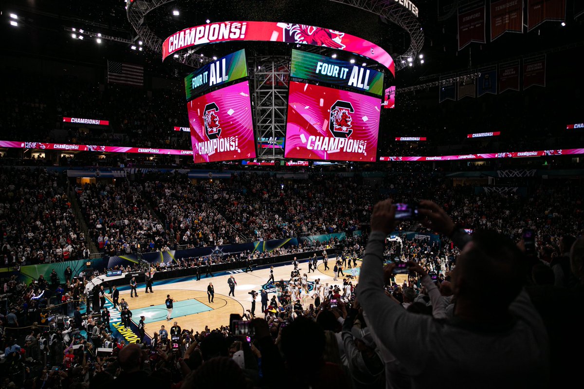 GamecockWBB's tweet photo. We’ll never forget this feeling. https://t.co/Dzd1uYbj4v