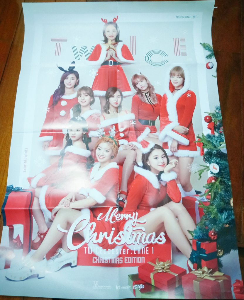 small_snail985's tweet photo. 🍭開箱第三張迷你專輯《TWICEcoaster : LANE 1》Christmas Edition ver.聖誕改版專輯
這版專輯的照片真的超級無敵好看～大愛聖誕裝！美爆😍
#twice #twicecoasterlane1 #tt  #albumunboxing #christmasedition #once #nayeon #jungyeon #momo #sana #jihyo #mina #dahyun #chaeyoung #tzuyu https://t.co/S7h6mkfe61