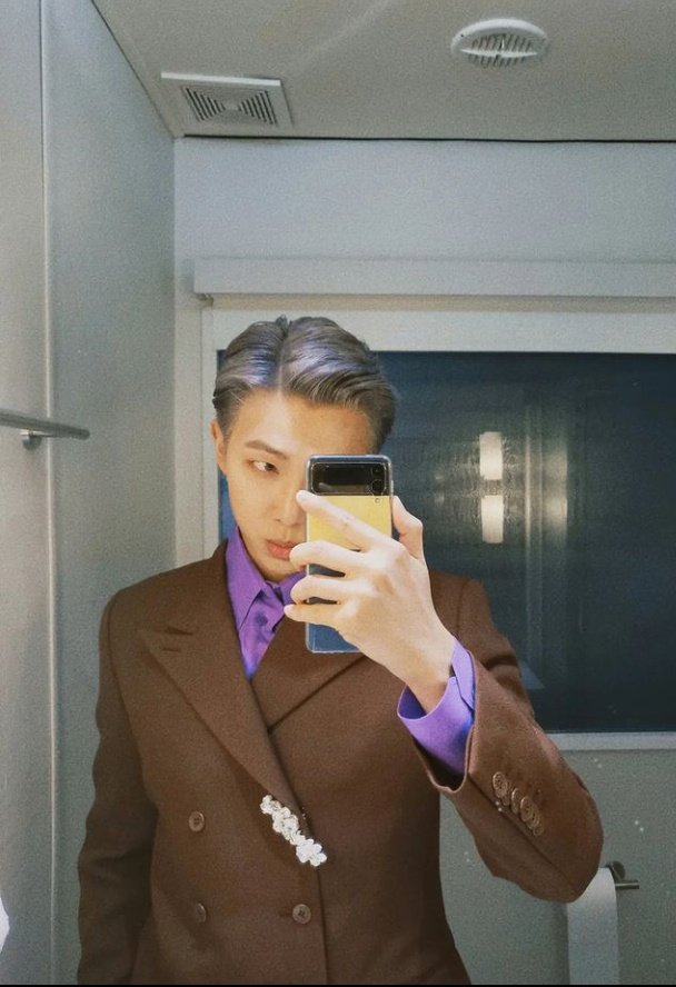 MisshJelly's tweet photo. RM... Grammy awards look 2022π
#BTSARMY #BTS #WeWantBTSinPakistanLahore
#BTSCOMETOPAKISTAN @Zainab393727161 @Sibgajutt4 @Mano30294523 @Iman13837329 @MalikMaveya @EzzaBatool2 @BTS_twt @bts_bighit @BIGHIT_MUSIC @PakPMO https://t.co/A1Xh9ye3M3