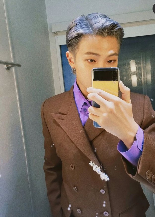 MisshJelly's tweet photo. RM... Grammy awards look 2022π
#BTSARMY #BTS #WeWantBTSinPakistanLahore
#BTSCOMETOPAKISTAN @Zainab393727161 @Sibgajutt4 @Mano30294523 @Iman13837329 @MalikMaveya @EzzaBatool2 @BTS_twt @bts_bighit @BIGHIT_MUSIC @PakPMO https://t.co/A1Xh9ye3M3