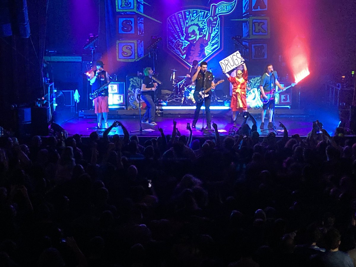 DavidA049's tweet photo. Great night watching the awesome @LessThanJake in Manchester. https://t.co/zLEGIGdfCE