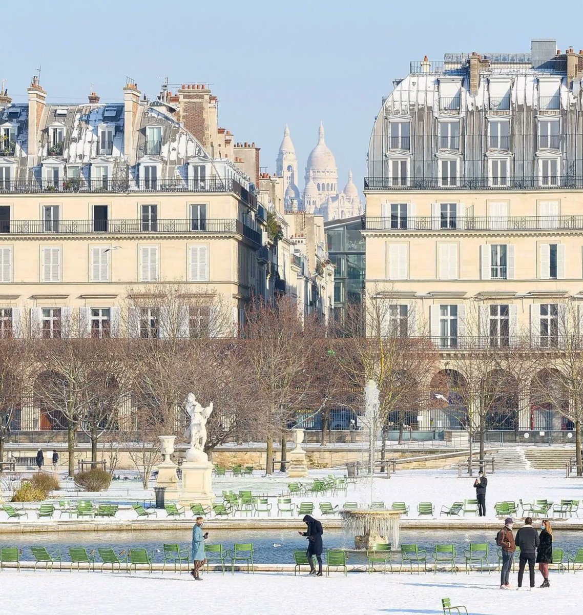 ParisArtDeVivre's tweet photo. ❄️ 🌨️  #SnowInParis in #April... #AprilFoolsDay? https://t.co/Ko4E7zxBm8