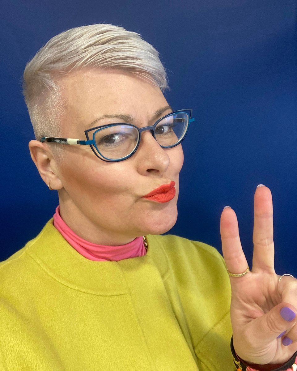 storieswclothes's tweet photo. New hair, new week, new vibe…

Getting my hair cut and coloured makes me feel so much more like the real ME! It always refreshes my look and means I can wear slightly different make and up colours to compliment the platinum and then evolves over the coming months as my naturall https://t.co/lTtdpt4QPP