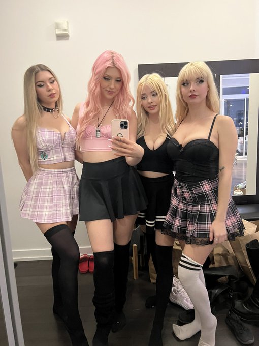 The BABES @JuliaaBurch @laurenxburch @oxDessyxo https://t.co/WzK3QbUd2t<a class="tags" href="/tag/juliaaburch">@juliaaburch</a><a class="tags" href="/tag/laurenxburch">@laurenxburch</a><a class="tags" href="/tag/oxdessyxo">@oxdessyxo</a>