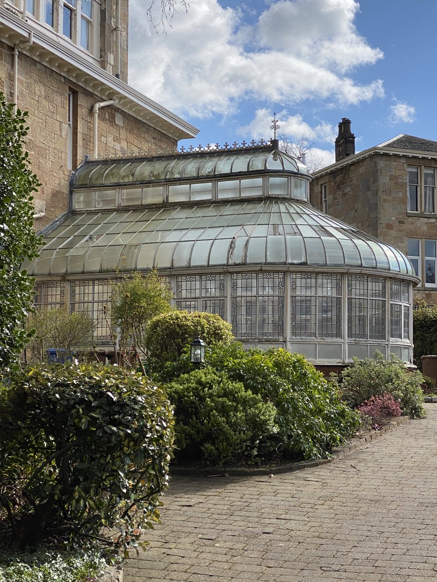 #MomentsofBeauty in #Glasgow: I’m sorry to hear that the owner of the beautiful ‘B’ listed conservatory in Pollokshields has applied to demolish it on the grounds it is unsafe and too great a burden to repair and maintain…🤔😢! More information here: publicaccess.glasgow.gov.uk/online-applica…