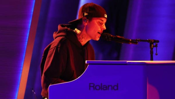 deanricksgf's tweet image. Justin Bieber                        Justin Bieber
grammy performance        grammy performance
in 2011                                     in 2022