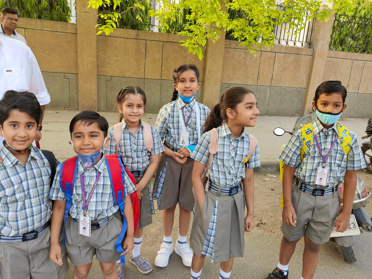 JainKoshika's tweet photo. #offlineschool #newbeginning #newclass #excited @ashokkp @y_sanjay @gupta_anju9 @Shipra_Srivastv @AhlconIntl https://t.co/RFIAp424V2