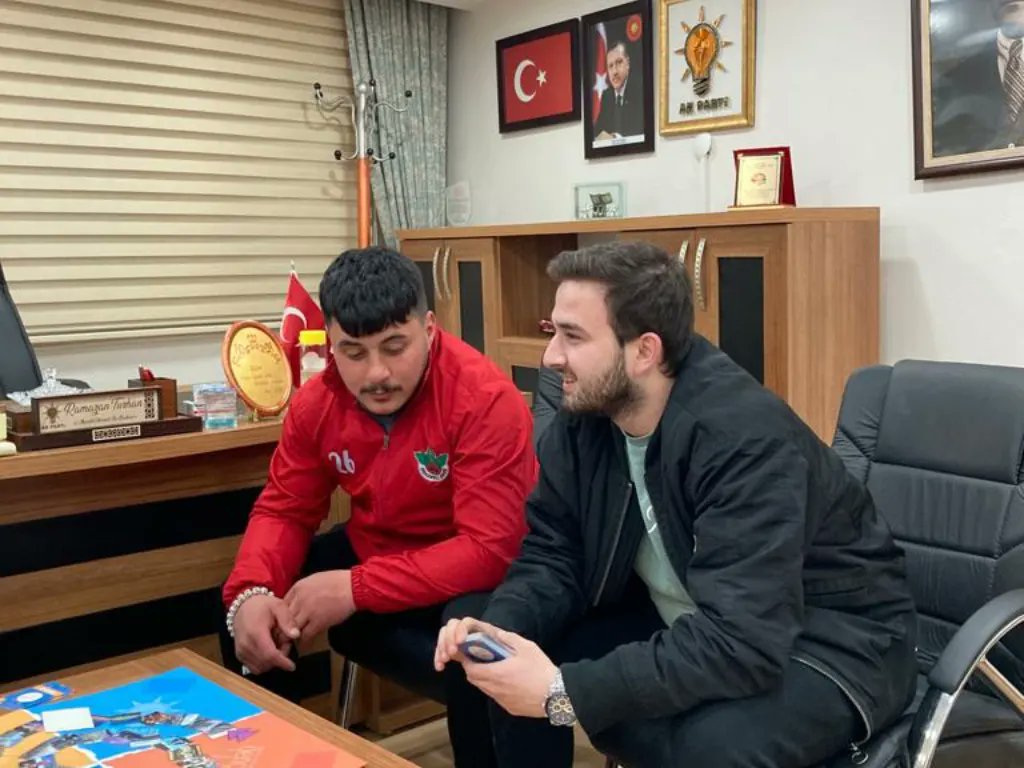 orhaneli_ak's tweet photo. Genel Merkez Ar-Ge ve Eğitim Başkanlığımız tarafından oluşturulan KAHOOT! Bilgi yarışması ve Siyasi Tabu oyunu'nu İlçe Yöneticilerimiz eşliğinde oynayarak eğlenceli vakit geçirdik. 

Genel Merkez, İl Ar-Ge ve Eğitimi Başkanlığımıza katkılarından dolayı teşekkür ediyoruz. https://t.co/FTpPXcGSGW