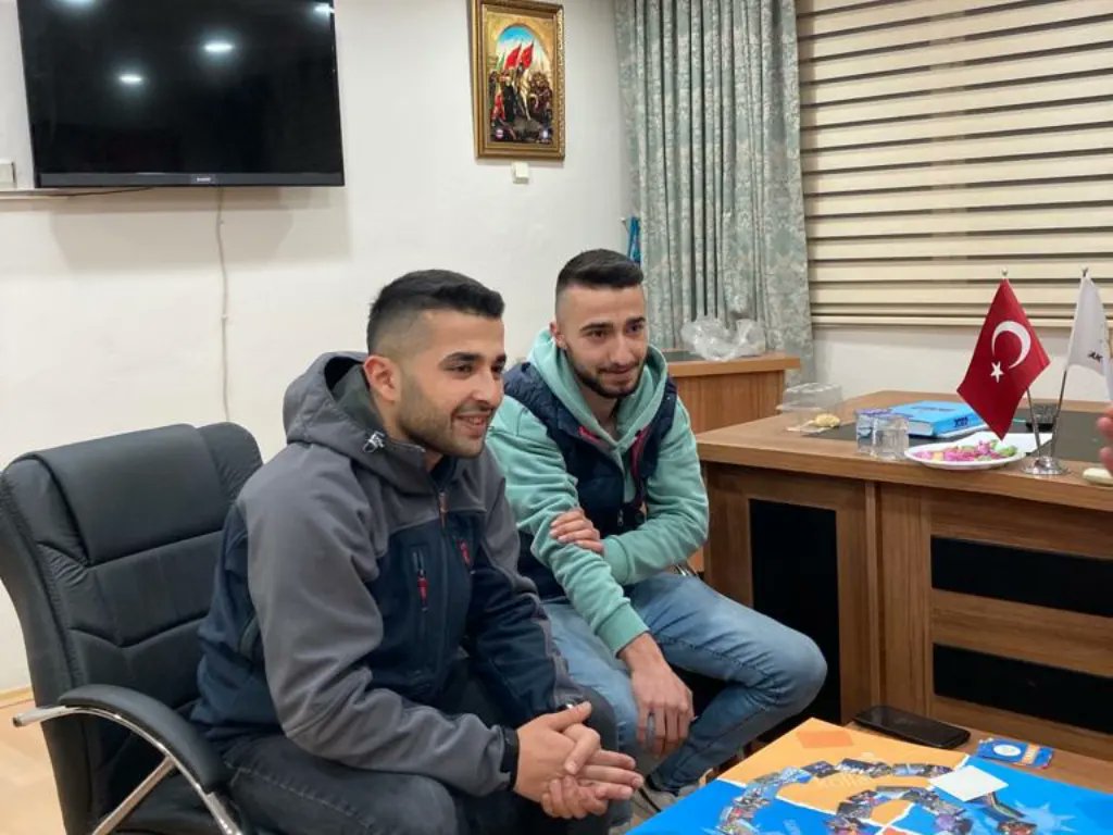 orhaneli_ak's tweet photo. Genel Merkez Ar-Ge ve Eğitim Başkanlığımız tarafından oluşturulan KAHOOT! Bilgi yarışması ve Siyasi Tabu oyunu'nu İlçe Yöneticilerimiz eşliğinde oynayarak eğlenceli vakit geçirdik. 

Genel Merkez, İl Ar-Ge ve Eğitimi Başkanlığımıza katkılarından dolayı teşekkür ediyoruz. https://t.co/FTpPXcGSGW