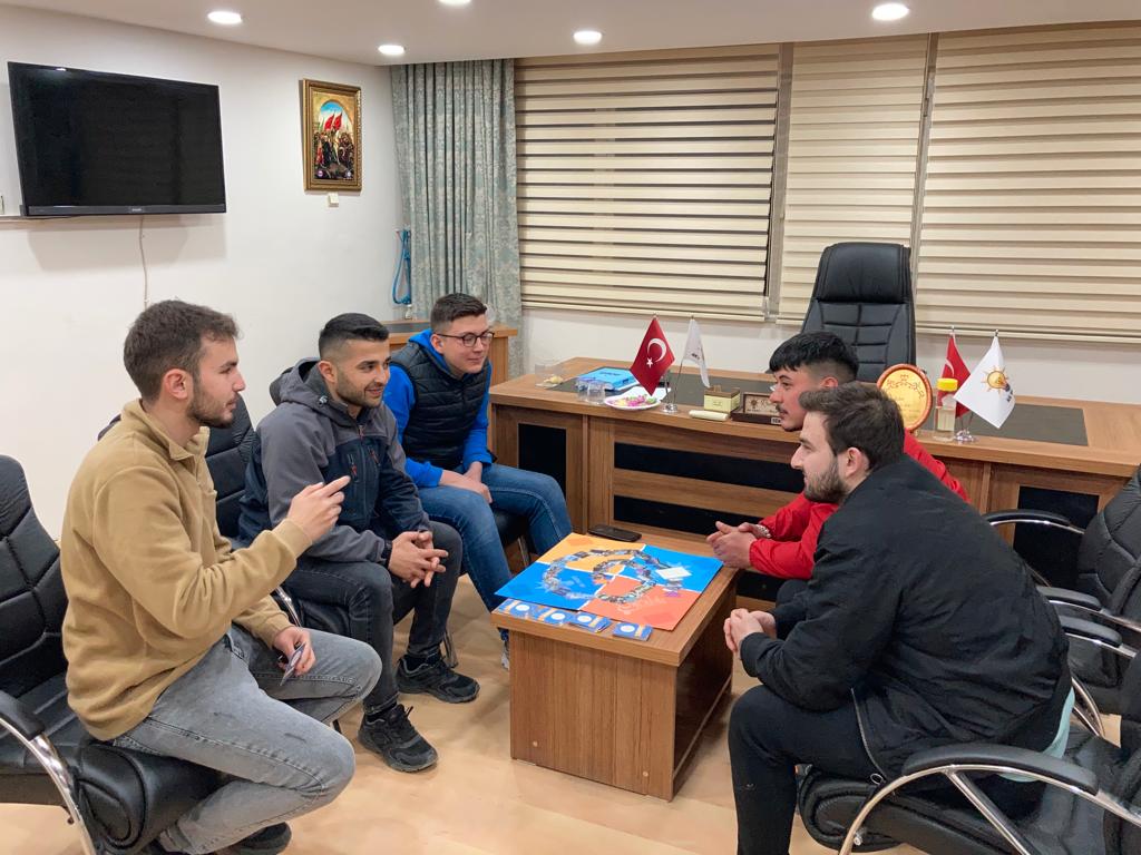 Genel Merkez Ar-Ge ve Eğitim Başkanlığımız tarafından oluşturulan KAHOOT! Bilgi yarışması ve Siyasi Tabu oyunu'nu İlçe Yöneticilerimiz eşliğinde oynayarak eğlenceli vakit geçirdik. 

Genel Merkez, İl Ar-Ge ve Eğitimi Başkanlığımıza katkılarından dolayı teşekkür ediyoruz.