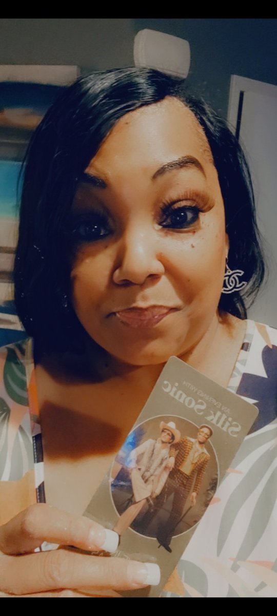 89miracles's tweet photo. Last night 🌙 @silksonic
put on one of the #GreatestCONCERTS I've ever attended; up there ⤴️ with @prince & @luthervandross
It really made me #PutOnASmile 😊😄
#AfterLastNight
Thank you @BrunoMars & @AndersonPaak for #RealMUSIC 🎼🎵
#GrammyAwards
#GRAMMYs
@parkmgm
#LasVegas https://t.co/utIcqacSBY