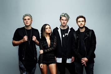 electroblock's tweet photo. Now playing: The Middle (Roger-M XMiX Dance Remix) by Zedd, Maren Morris &amp; Grey #listen at https://t.co/ojQrJuJjJ8 https://t.co/UeMT6z6i2w
