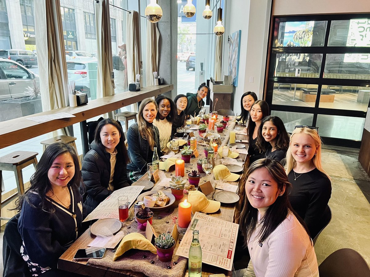 grateful for the opportunity to meet and host amazing <a href="/hello_we3/">We3✨</a> women <a href="/Sunsetsquares/">Sunset Squares Pizza</a> for dinner. LFG. 💛