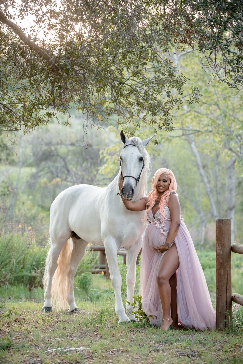 stingykin's tweet photo. Giving fairytale vibes #maternitypics #girlmom #BlackGirlMagic https://t.co/m2rAHkocPV