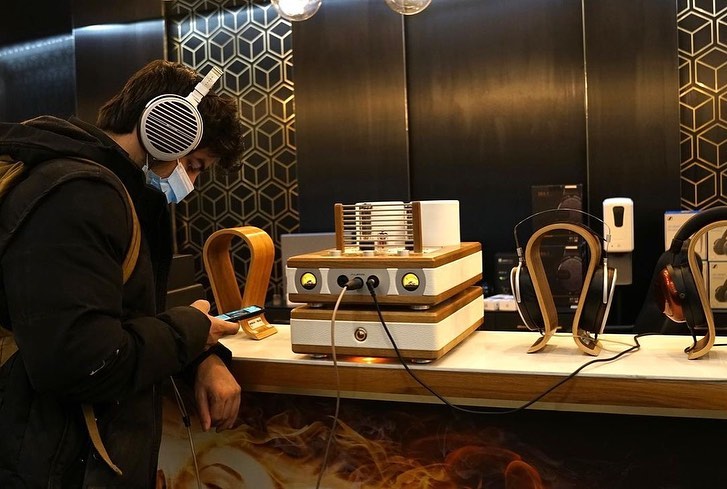 AurisAudio's tweet photo. Repost • @motet_distribution

#salonaudiomontreal #montrealaudiofest #audiophile #audio #tradeshow #canada #auris #aurisaudio #nirvana #susvara #headfi https://t.co/IXorjavaf7