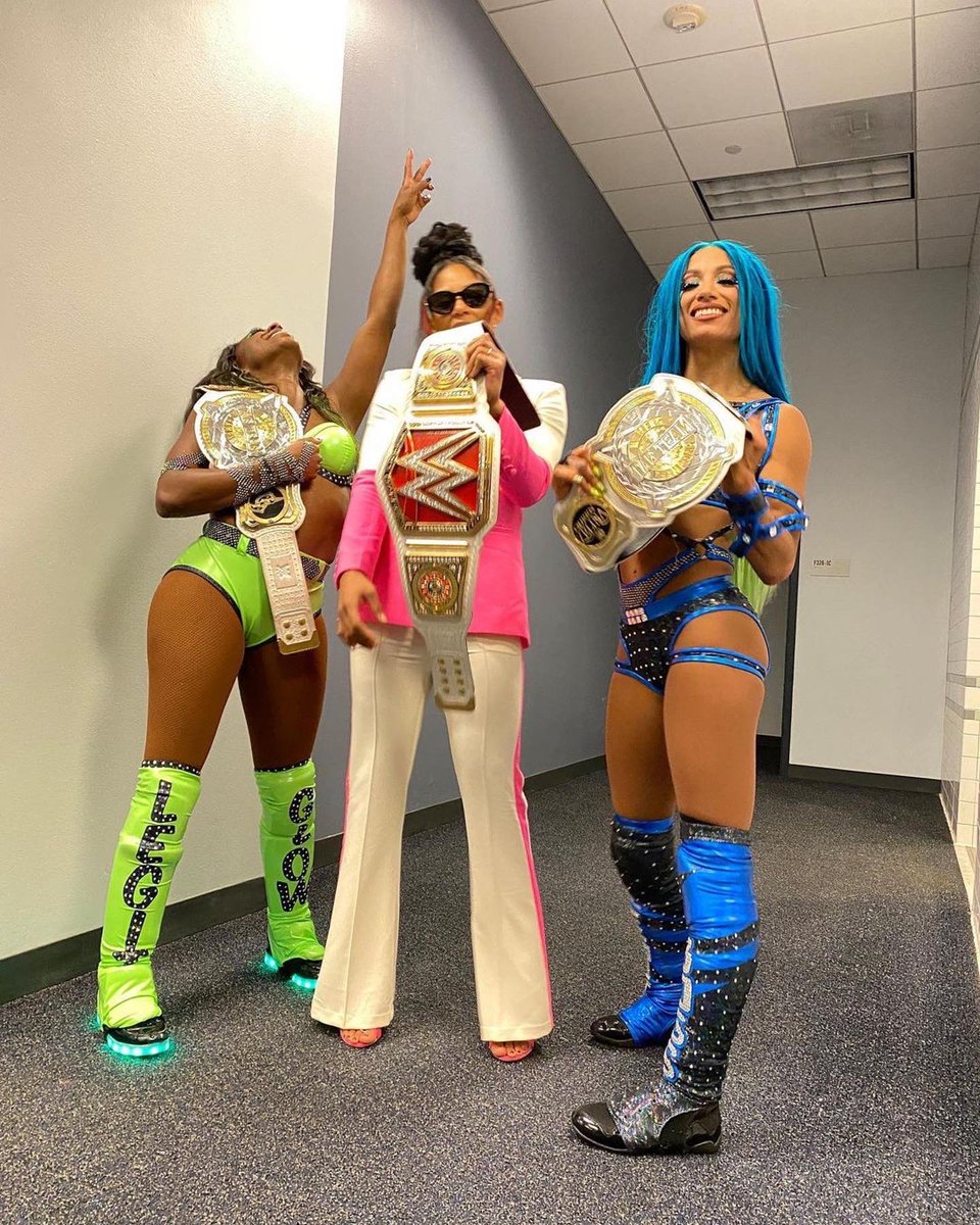 TheTrinity_Fatu's tweet photo. #WrestleMania what a night! https://t.co/bTWvXZGIyK